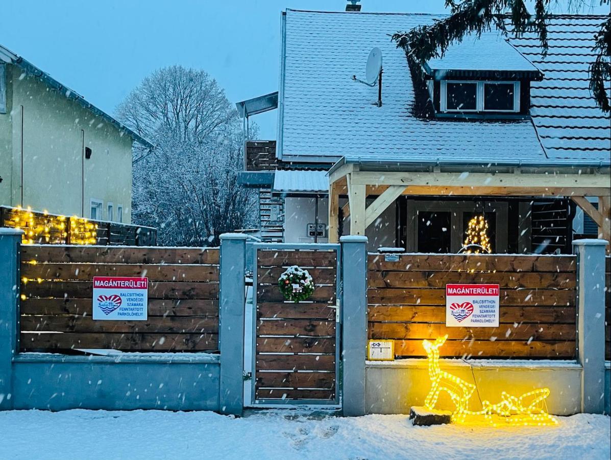 Balcsitthon Apartmanok Сиофок Екстериор снимка