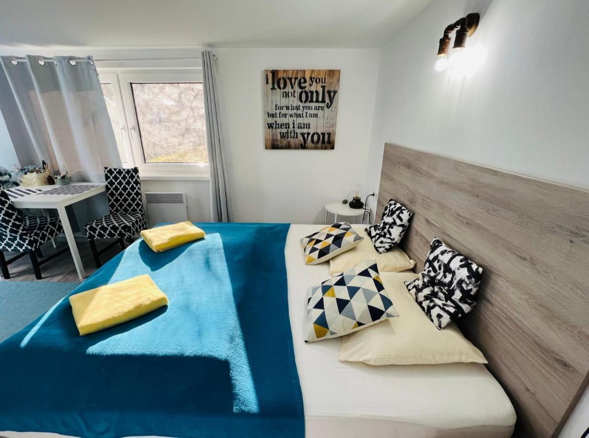 Balcsitthon Apartmanok Сиофок Стая снимка