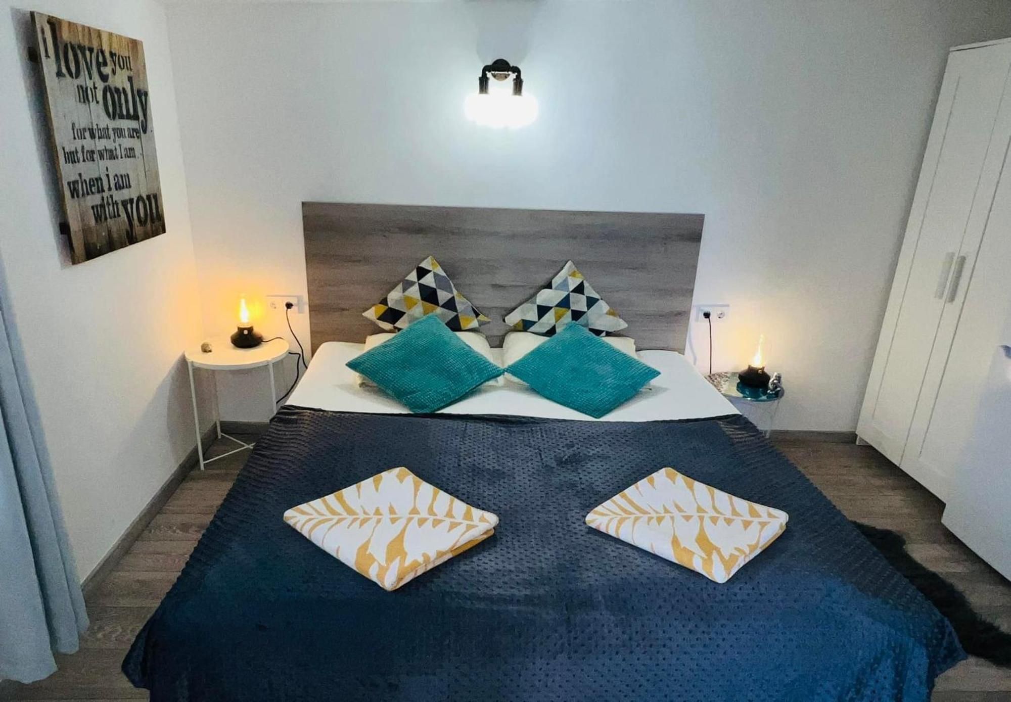 Balcsitthon Apartmanok Сиофок Екстериор снимка